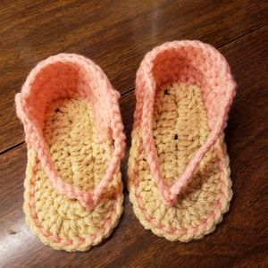 Crochet baby flip flop sandals